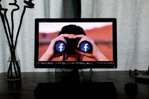 How to manage multiple social media channels with ease: Tips & tools
