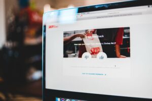 Show your best customers’ reviews on social media to build better customer credibility