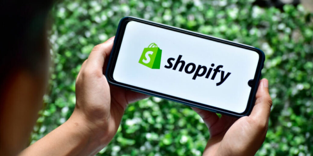 Shopify Review (2022) - All the Pros and Cons